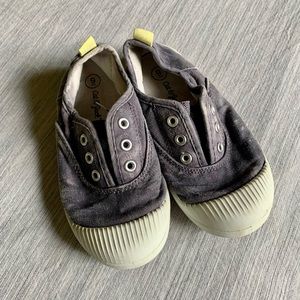 Like New Cat n Jack Size 9 Toddler Sneakers